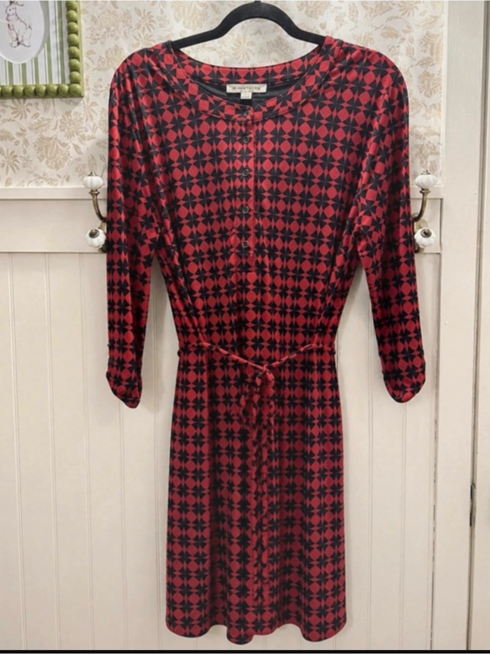 41 Hawthorn Red and Black Geometric Tie-Waist Long Sleeve Dress